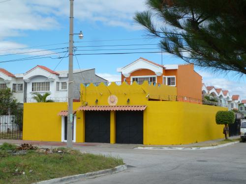 Se vende casa en Santa Ana El Salvador Mas  - Imagen 1
