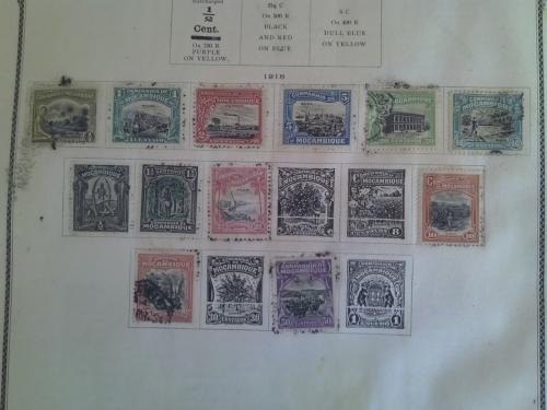 Tengo un libro de sellos con colecciones de v - Imagen 1