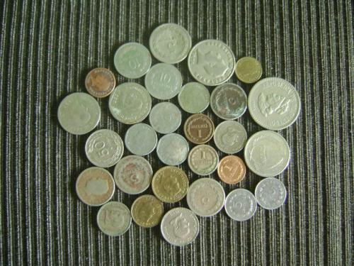 Son 15 monedas de Half Dollas 1 One Dollar 1 - Imagen 2