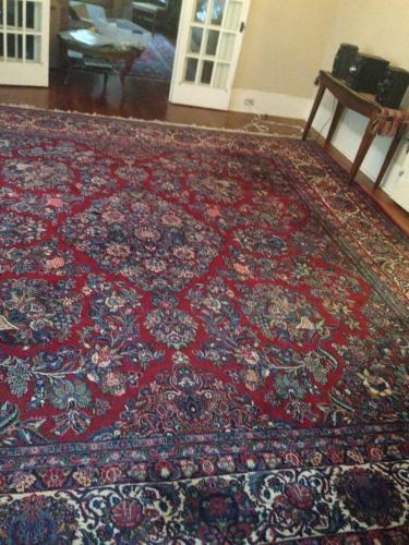 Hermosa alfombra antigua tiene m�s de 60 añ - Imagen 1