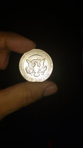 Vendo mi moneda de kenedy de 1964 esta en bue - Imagen 2