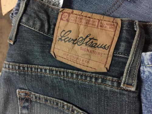 Vendemos jeans usados LEVIS TODAS LAS TALLAS - Imagen 2