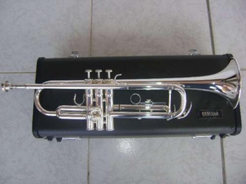 Vendo una trompeta Yamaha YTR 2330 S plateado - Imagen 3