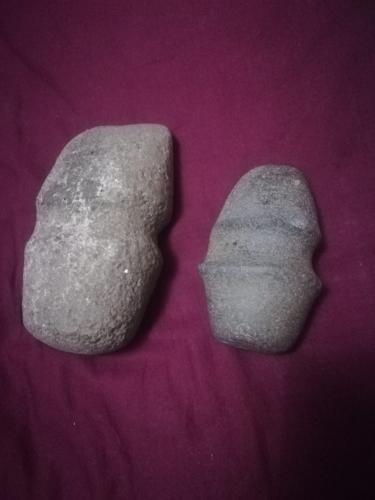 Achas de piedra las dos por 35 mil pesos - Imagen 1