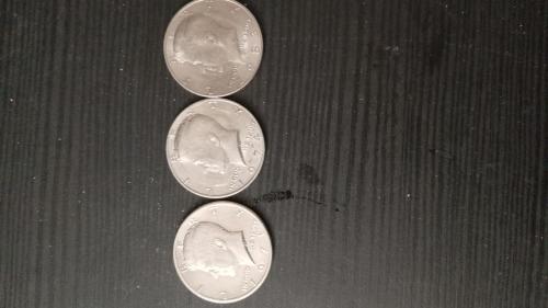Vendo 3 monedas de medio dolar de los años 1 - Imagen 1