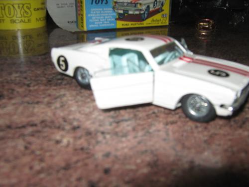 I want to sell or auction a Corgi Toys 325 fo - Imagen 3
