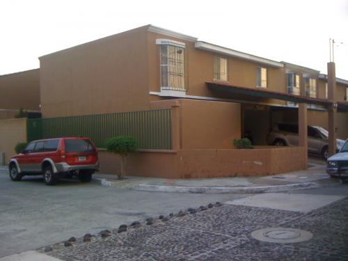 En GUATEMALA vendo derecho de linda casa en  - Imagen 1