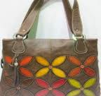 Manufactures and sells handbags accessories - Imagen 1