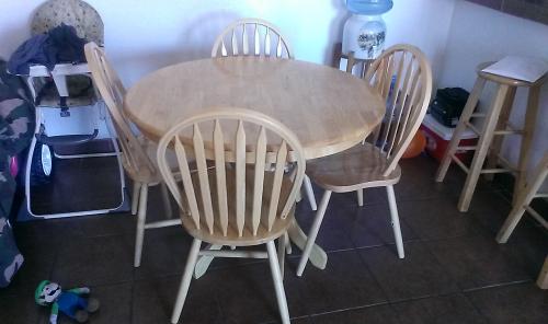 Se vende comedor cuatro sillas madera mesa re - Imagen 1