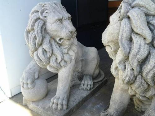concrete lions pair OBO 550  Good Condition - Imagen 1