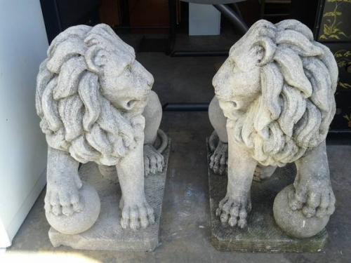 concrete lions pair OBO 550  Good Condition - Imagen 2