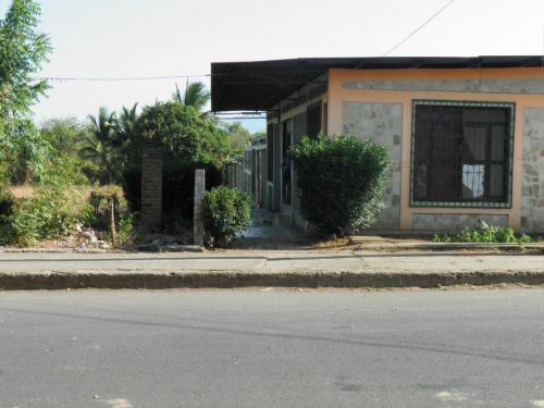 Venta de casa con terreno en Nicaragua Ver m - Imagen 1
