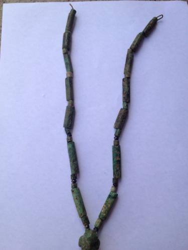 Collar elaborado en piedra de jade por los TA - Imagen 1